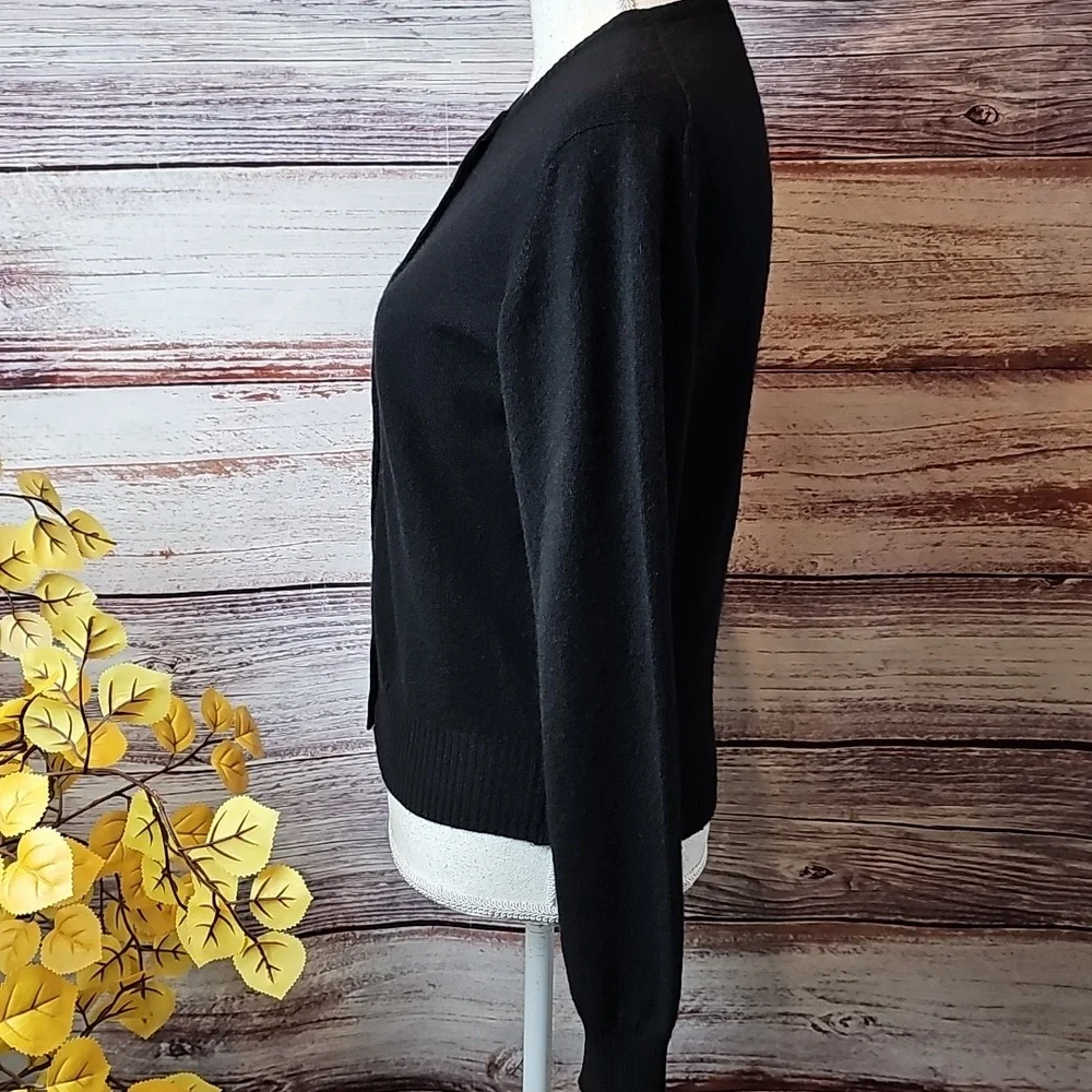 J. CREW 100% 2-PLY CASHMERE BLACK LONG SLEEVE BUTTON-UP CARDIGAN *WITH FLAW* - Picture 7 of 16